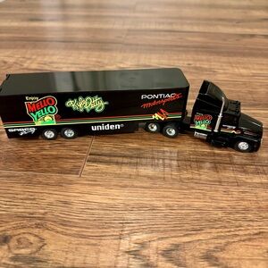 Race Champions NASCAR Kyle Petty Mello Yello Race Team Car Hauler Transporter